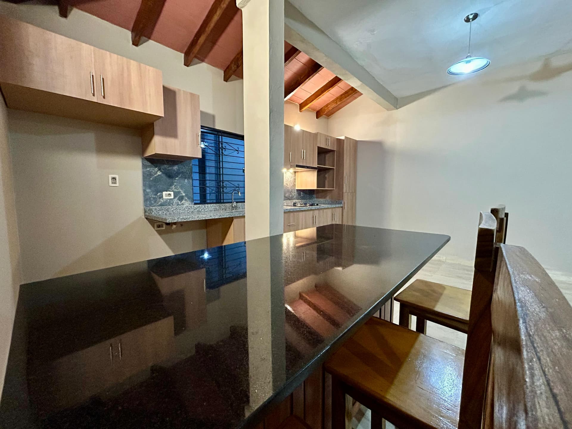 - Departamento 2 dorm. y 2 cocheras - Luque, B° Laurelty, foto 4