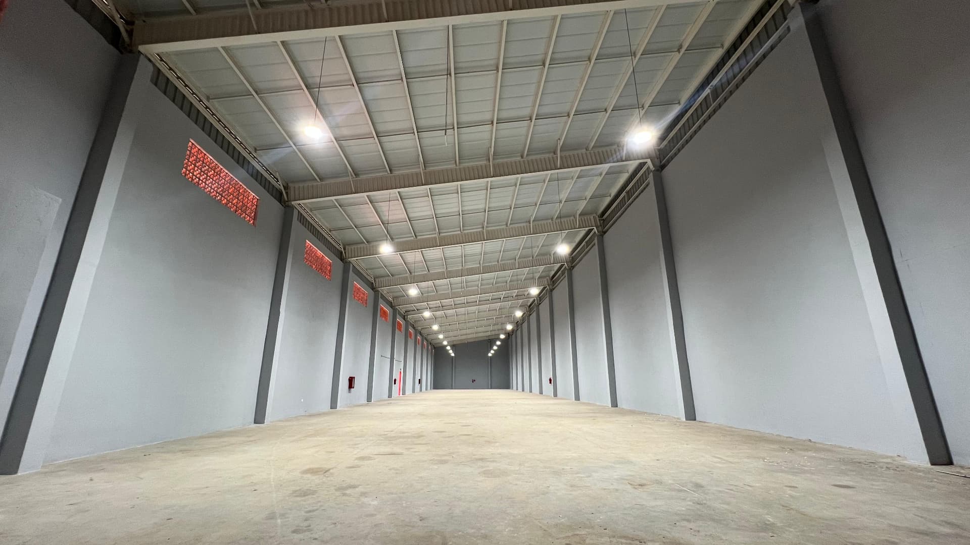 Showroom Y Oficinas De 435 M2 Con Depósitos De 2.000 M2 - Lst8055465, foto 1
