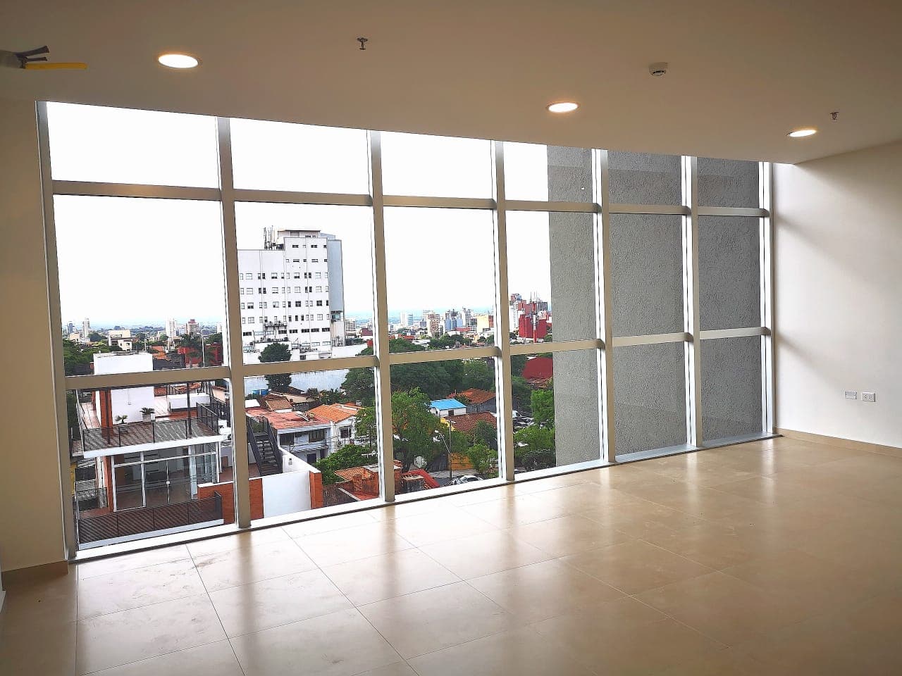 Inversión! Oficina De Gran Vista En El Centro