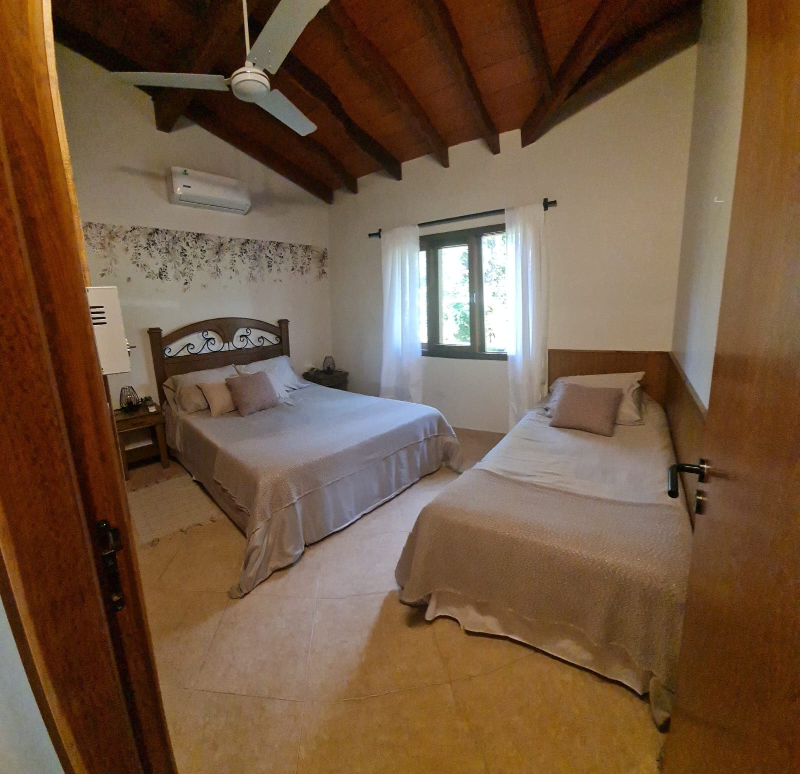 Temporal Casa De 4 Dormitorios En San Bernardino mínimo 3 días — foto 4