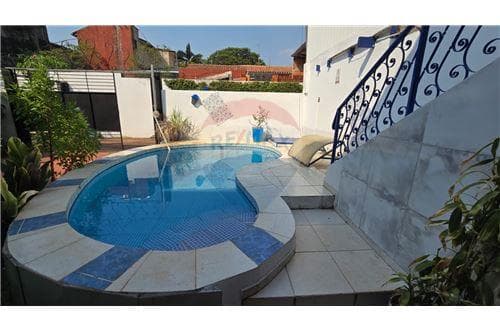 En Alquiler amplio Duplex en Complejo Girona - Luque