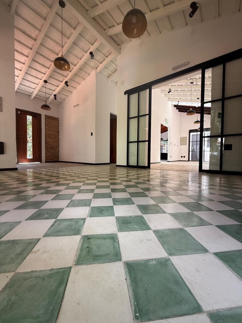Salón comercial en Asunción, Carmelitas, foto 2