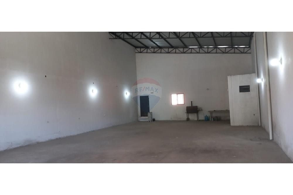 Tinglado - Cochera - Alquiler - Paraguay Central Luque, foto 1