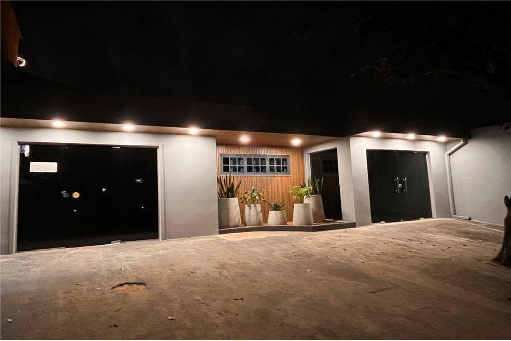 Salón comercial con patio ideal para gastronomía, foto 1
