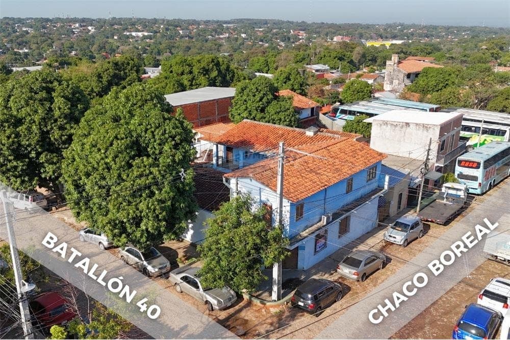 VENTA Casa en esquina con salón comercial en Villa Elisa