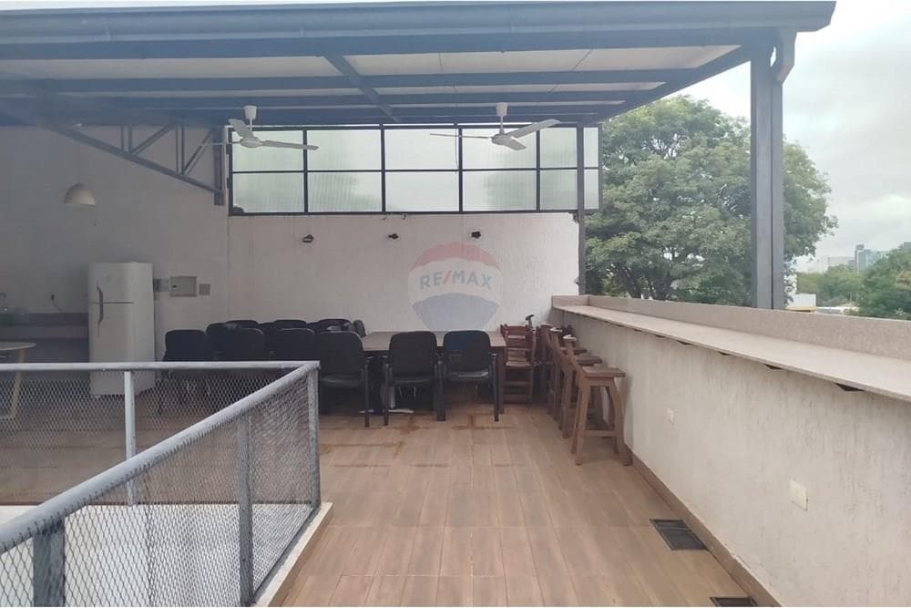 edificio de 3 niveles, foto 4