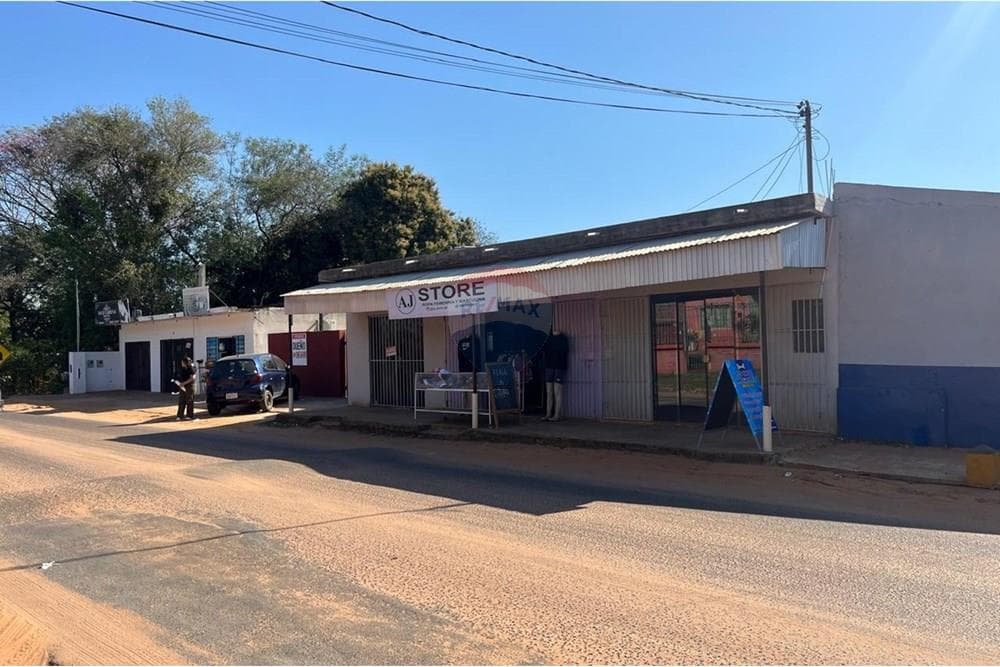 Casa con 6 locales comerciales en capiata, foto 1