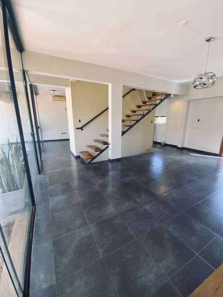 Dúplex en barrio los laureles — foto 4