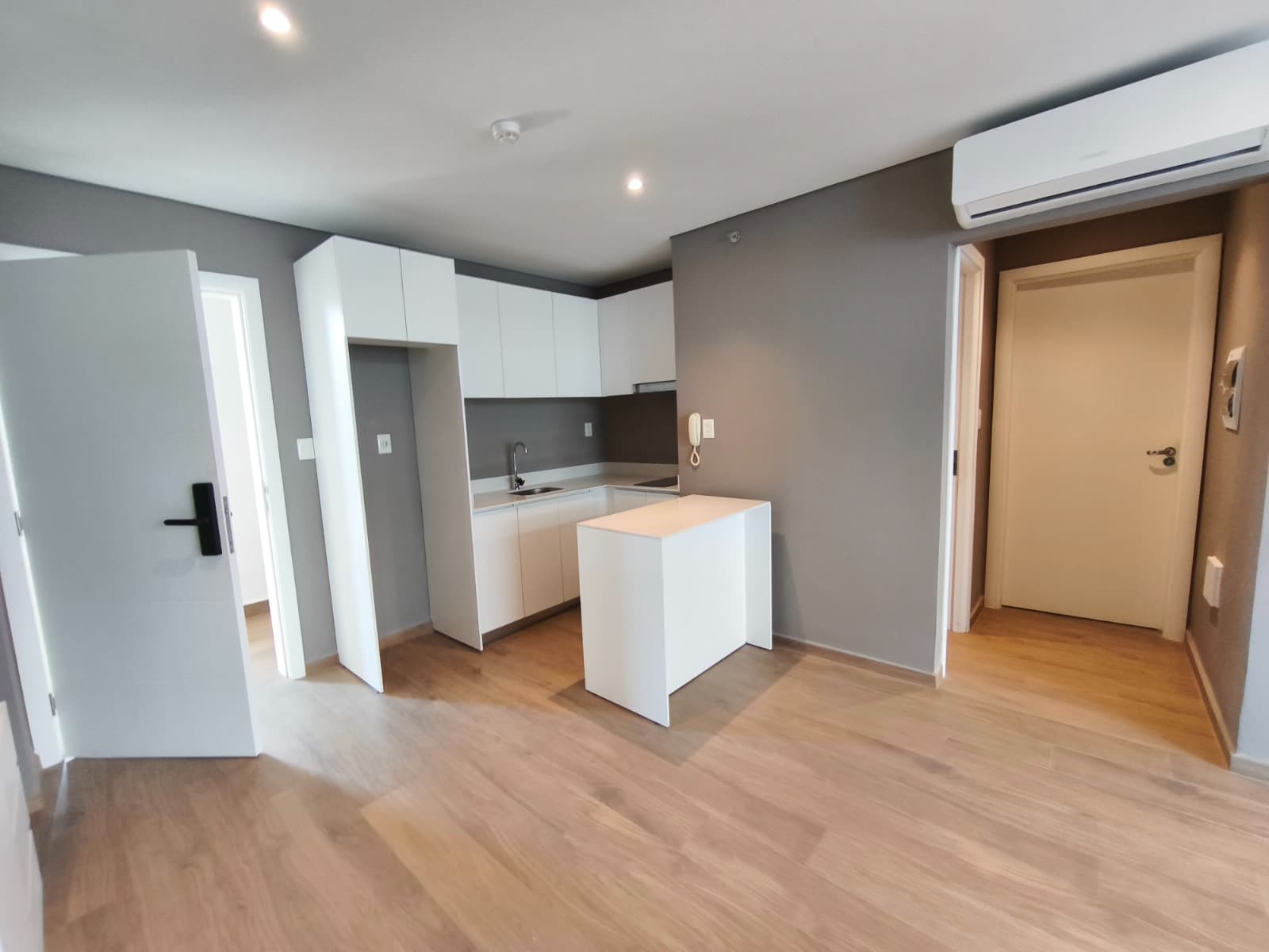 Alquilo Departamento de 2 dormitorios en Asunción, Villa Morra