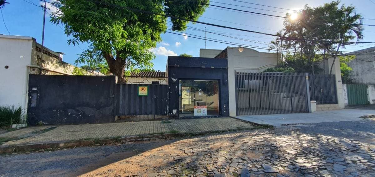 Terreno con casa a demoler en Villa Morra, foto 3