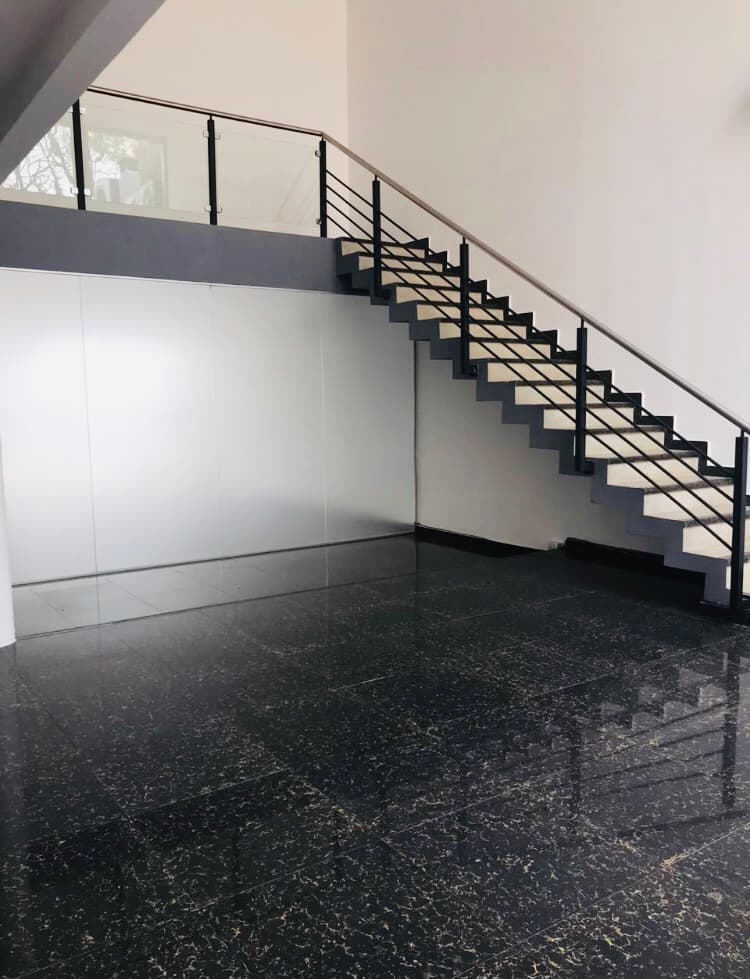 En alquíler hermosa residencia zona Los laureles para vivienda/ oficina — foto 3