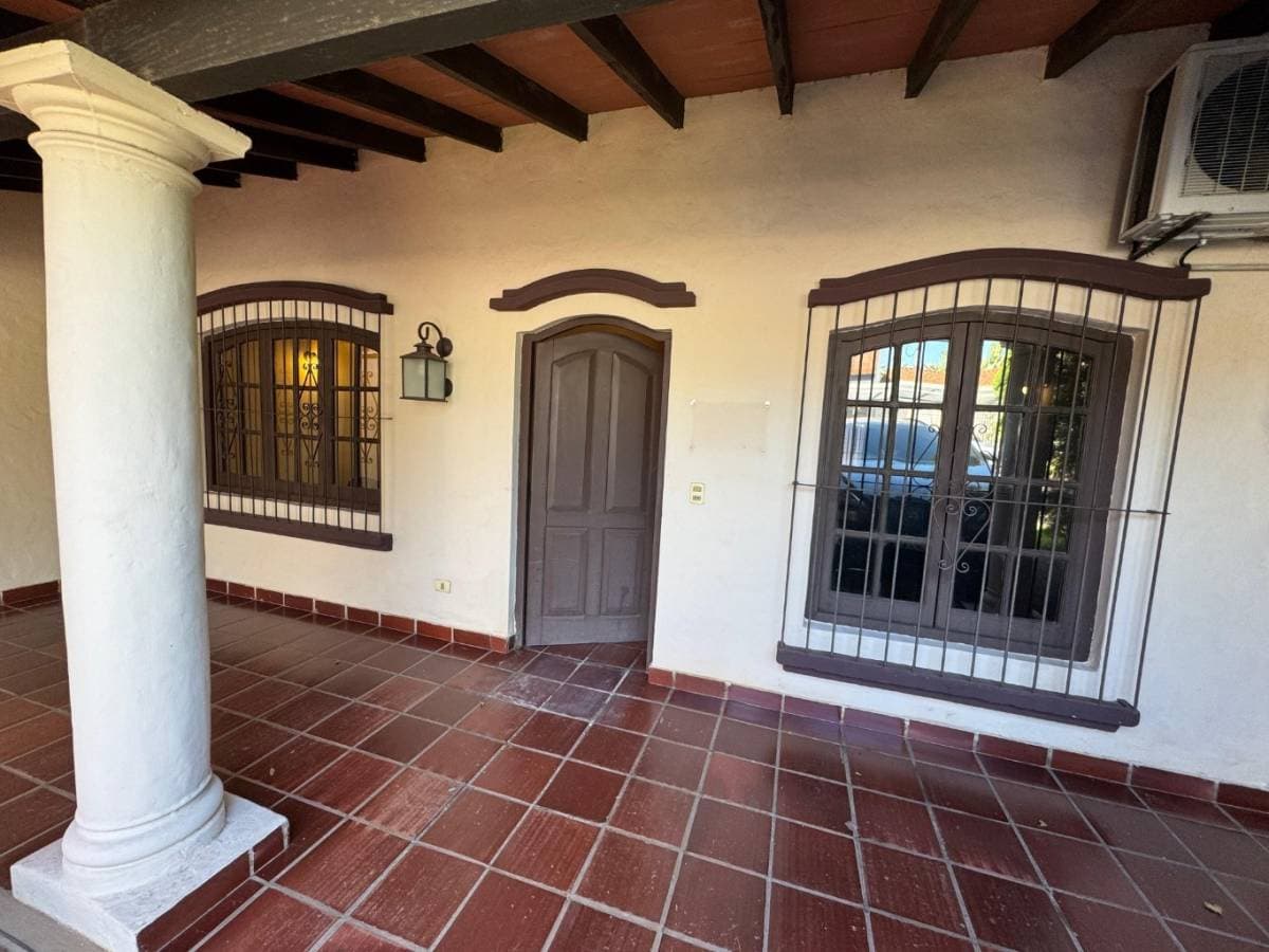 Casa para oficina en barrio Herrera, foto 2