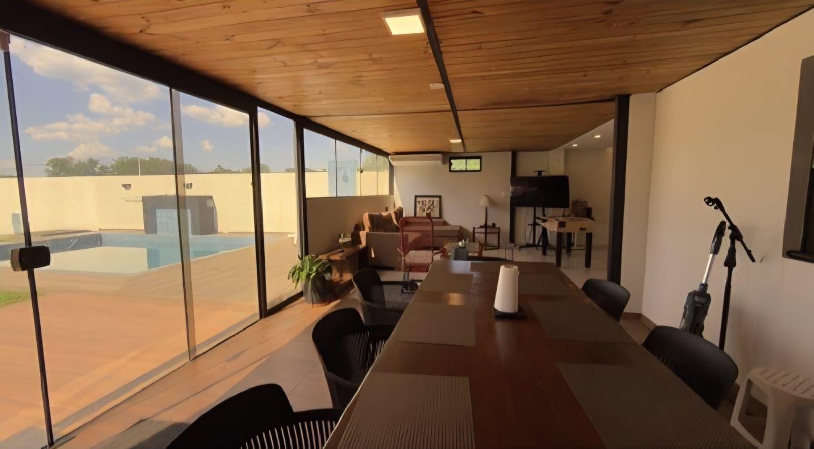 Residencia amplia y moderna con piscina y quincho - San Bernardino — foto 4
