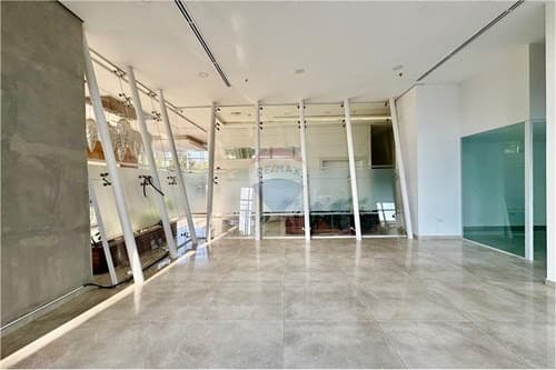 Alquilo salon comercial