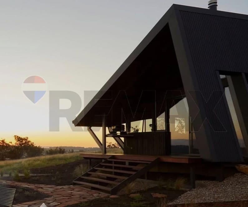 Casa con piscina en condominio cerrado