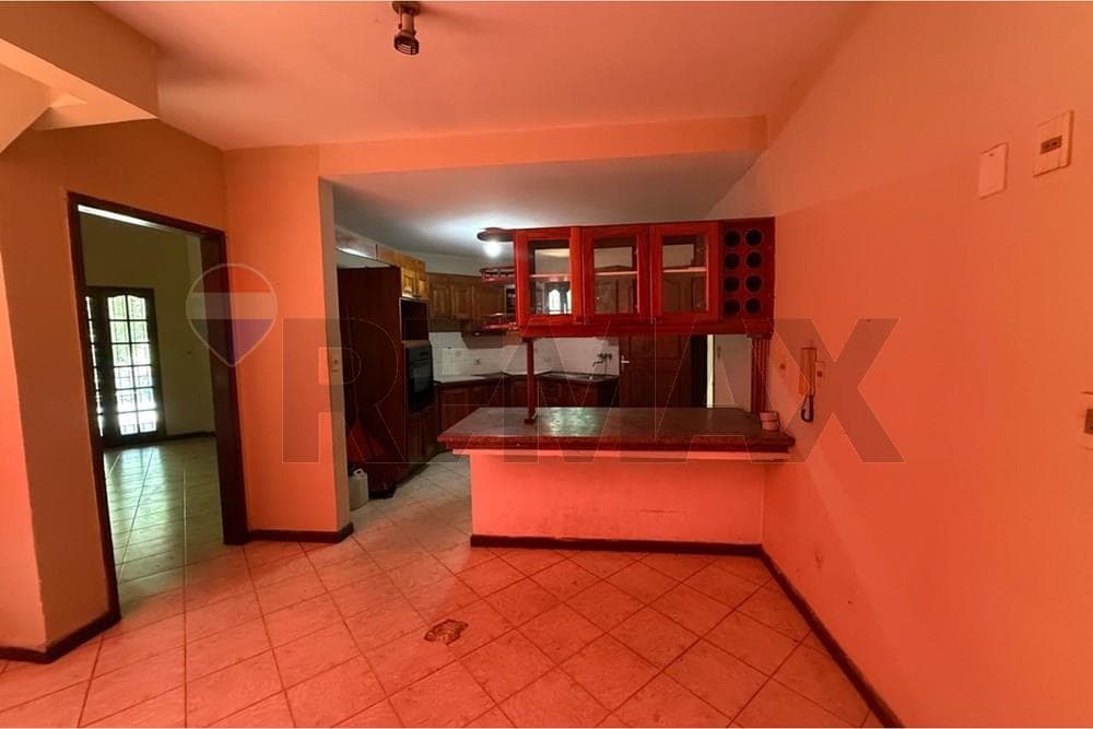 Amplia residencia en esquina – parques del yacht, Lambaré, foto 5