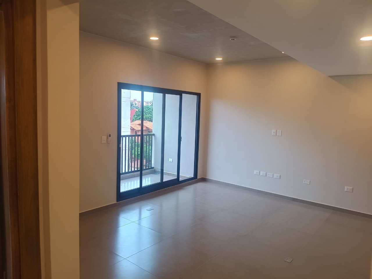 Departamento en alquiler zona Fernando de la Mora norte, foto 3