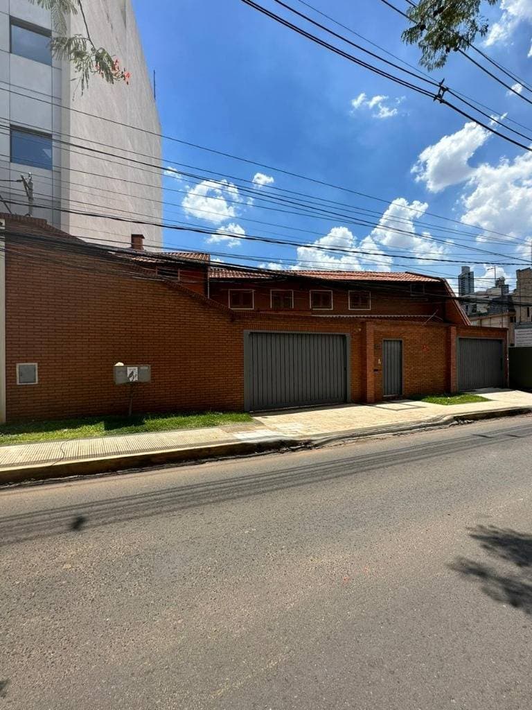Alquilo casa frente alshopping del sol como para oficina o negocio