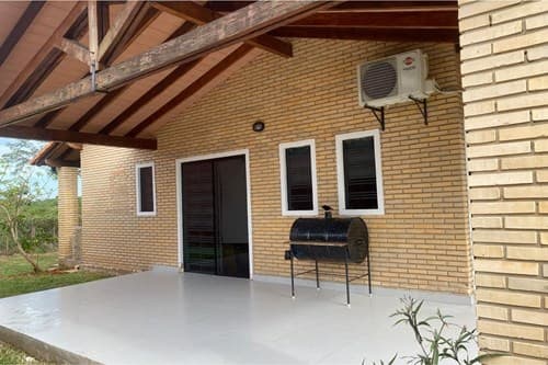 Casa amoblada en alquiler Costa Lago Areguá con piscina y patio, foto 2