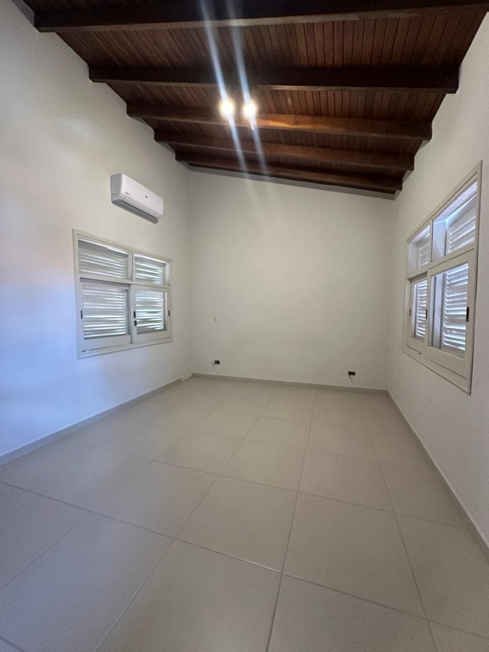 Hermoso duplex totalmente remodelado en barrio cerrado “los cedros” — foto 3