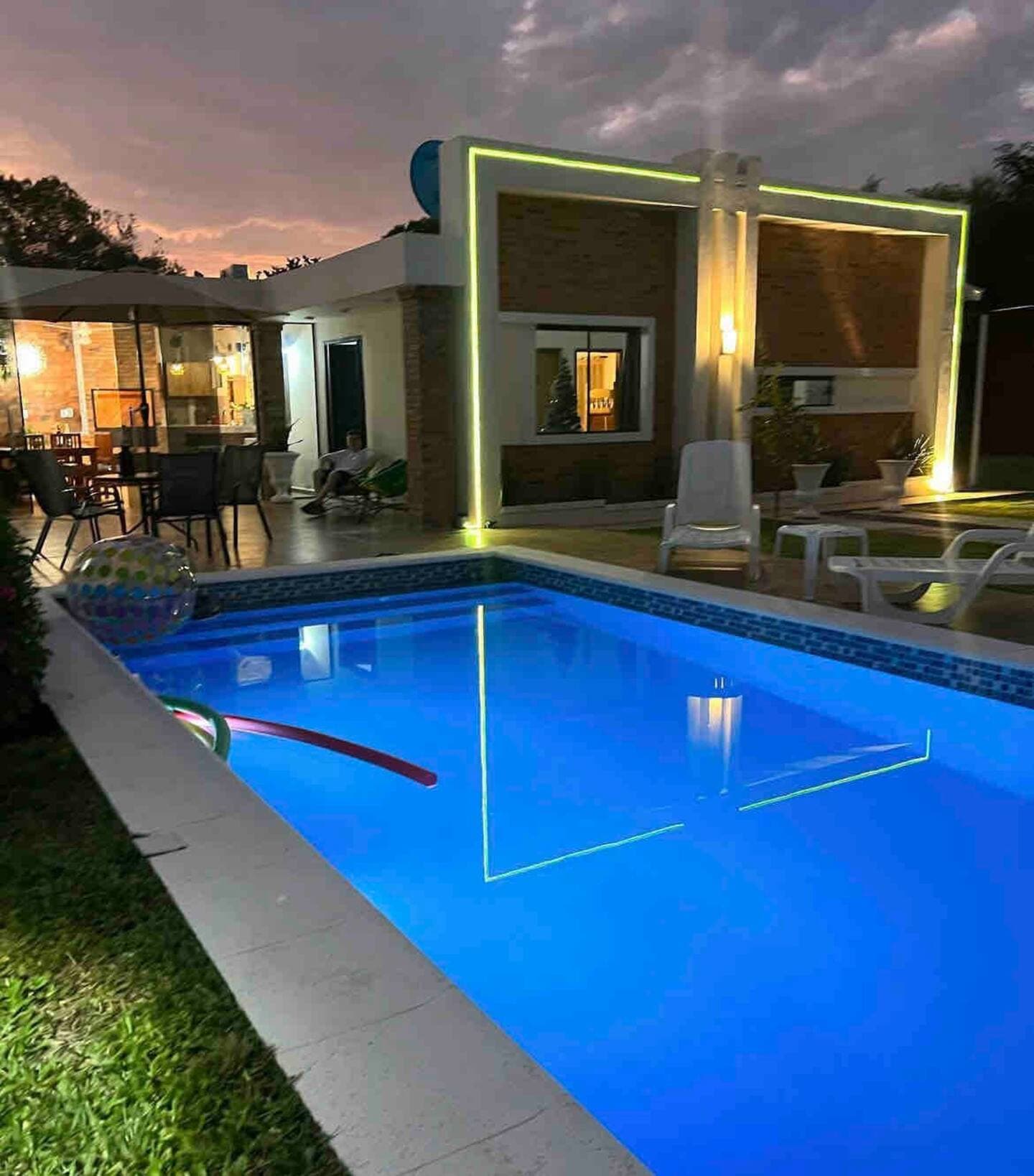 Oferta Propietaria Vende Casa Amoblada 2 hab San Bernardino C/ Quincho Piscina