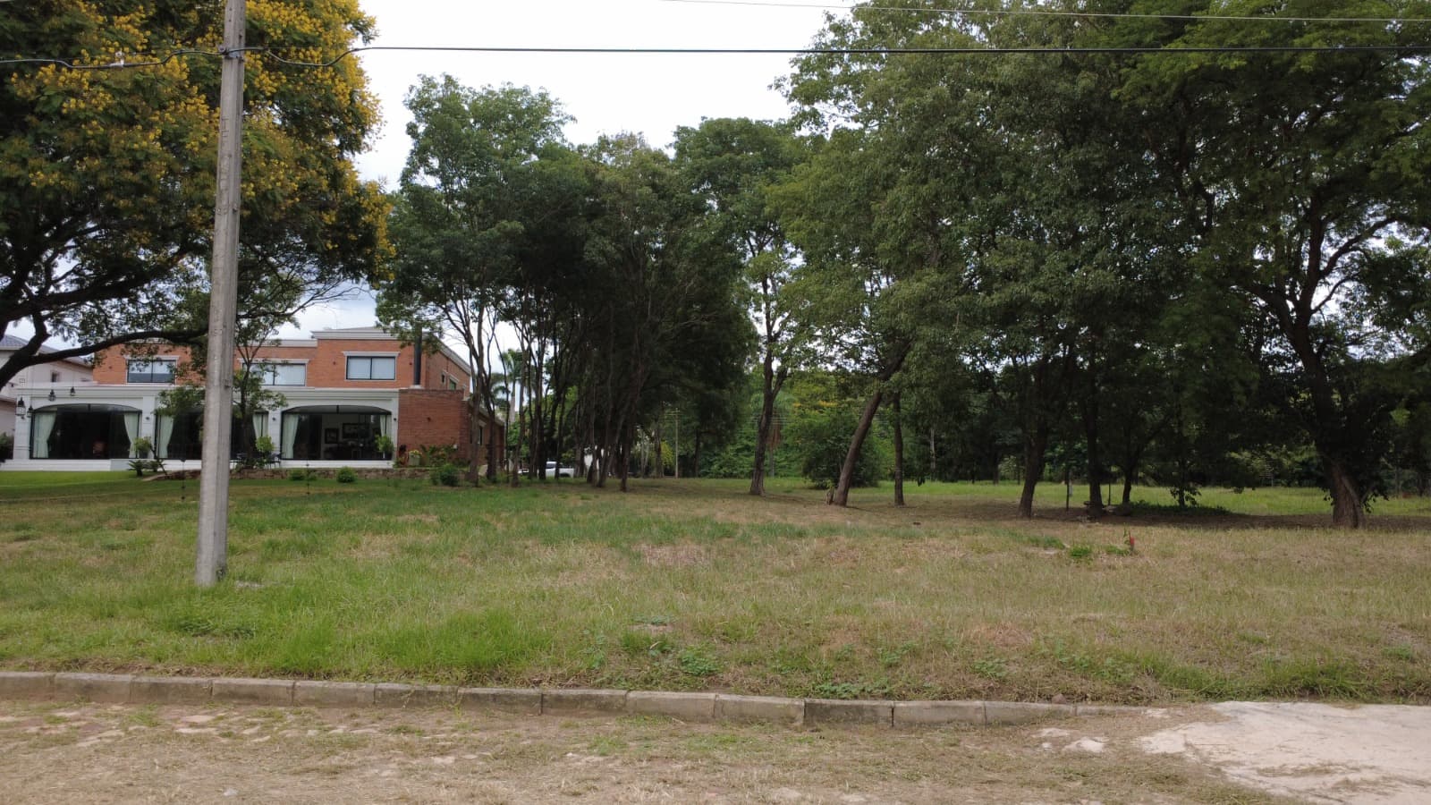 Terreno en exclusivo barrio cerrado — foto 2