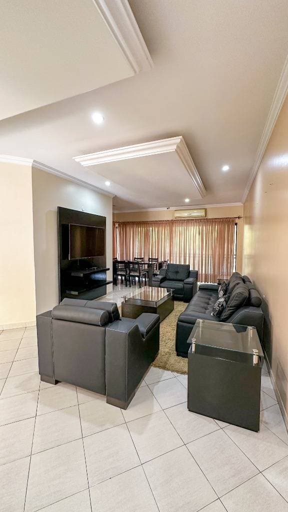 Amplia residencia en San Lorenzo sobre avda. Mcal lópez — foto 2