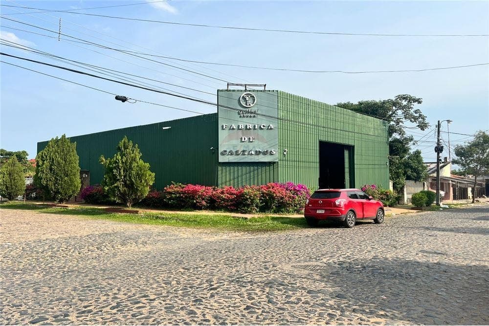 Alquilo tinglado con oficinas a pasos de transchaco en loma pyta