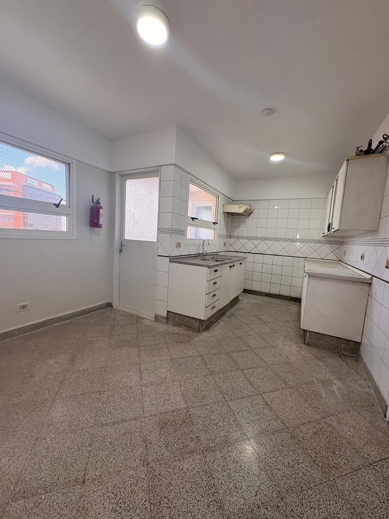 Zona colegio inter, bo Las Mercedes, en venta departamento de 3 dormitorios — foto 4