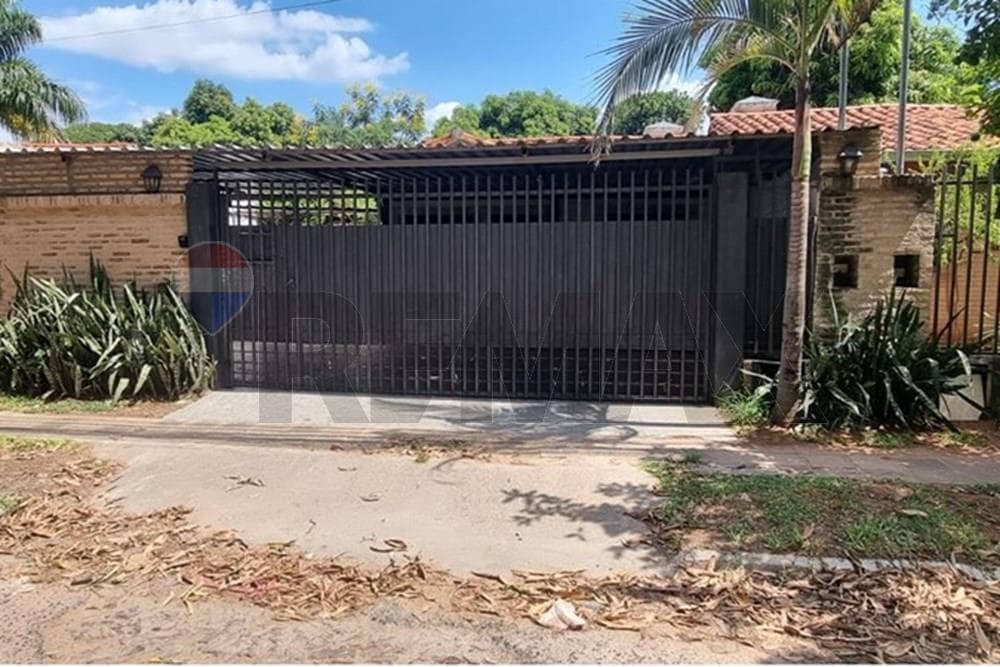Casa en venta - Lambaré
