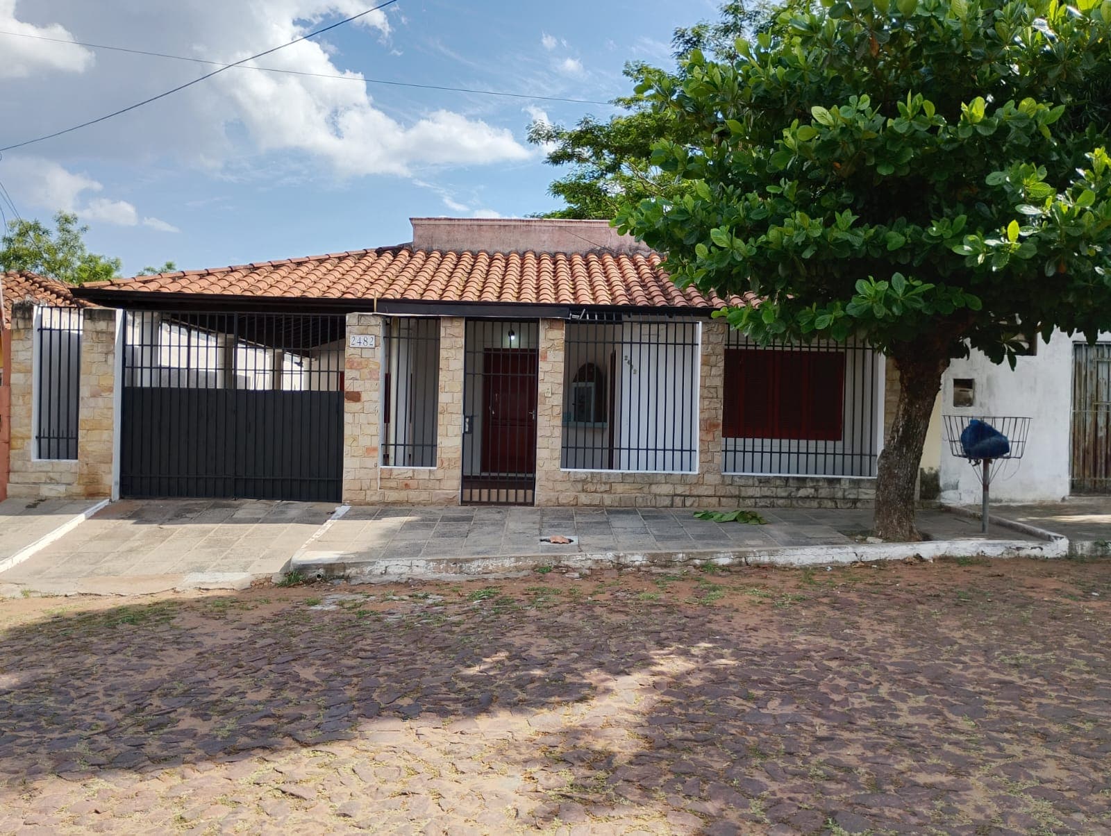 Vendo casa amplia en puerto pabla, lambare
