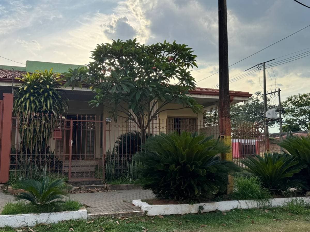 VENDO en Fernando de la Mora–Zona Norte|Propiedad en esquina con gran potencial