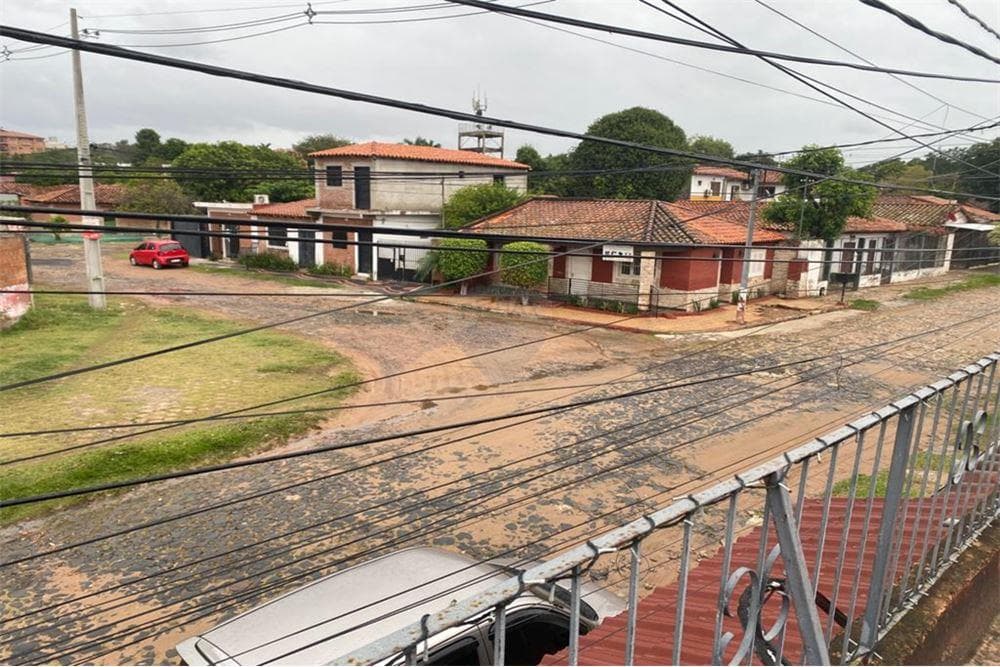Casa de dos plantas en asuncion, foto 2