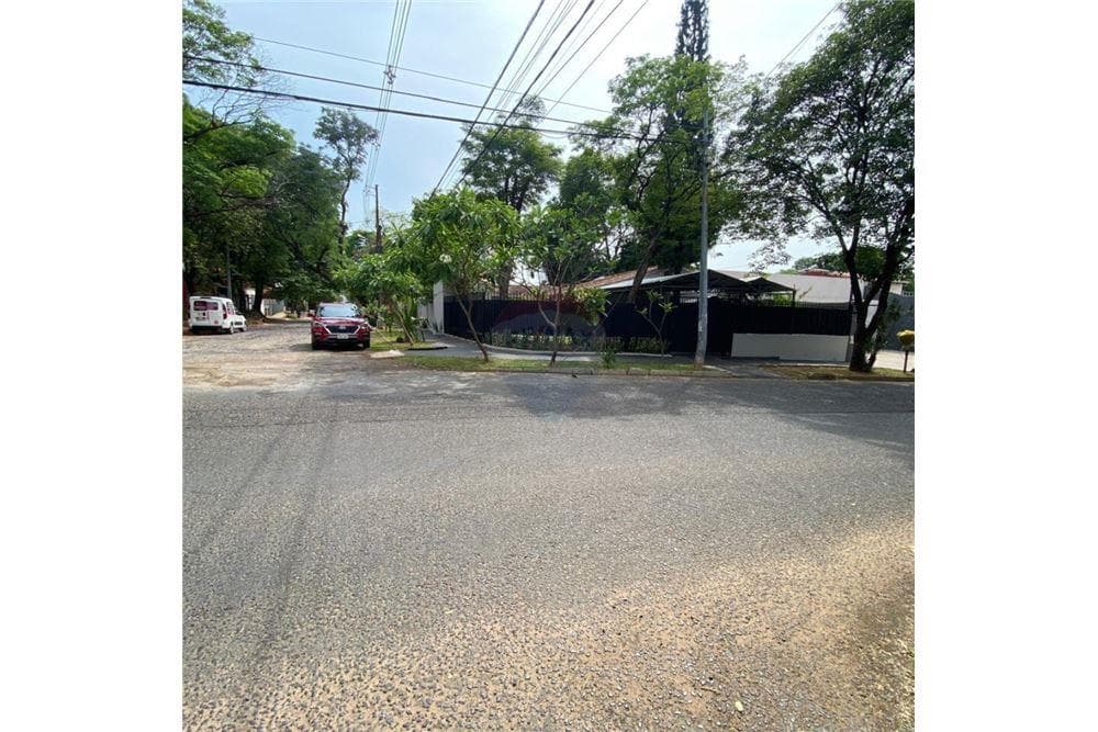 Vendo Terreno con casa Barrio Madame Linch