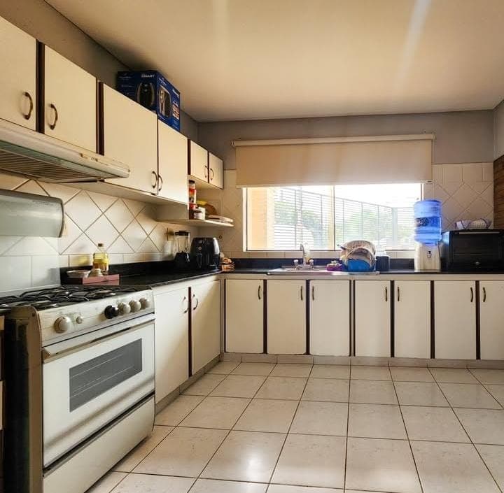 Duplex en esquina Luque- zona plaza madero, foto 2