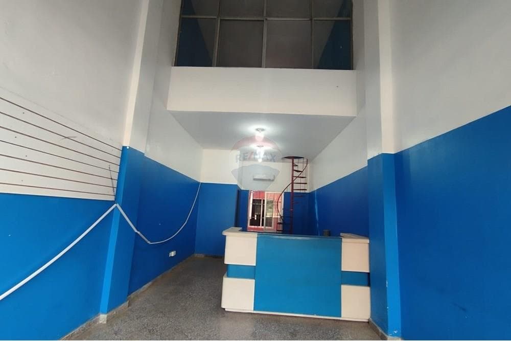 salón comercial sobre Av. Ebio Ayala, foto 4