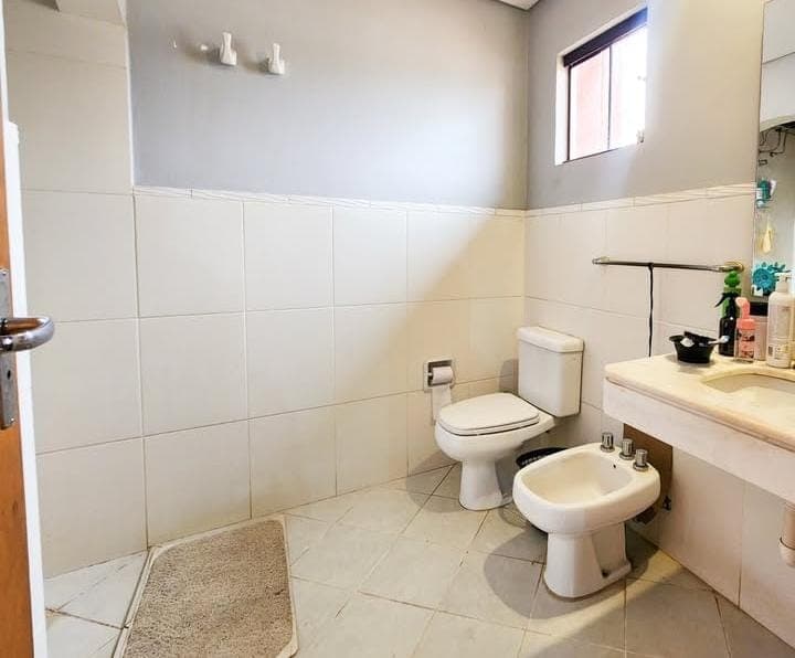 Duplex en esquina Luque- zona plaza madero, foto 4