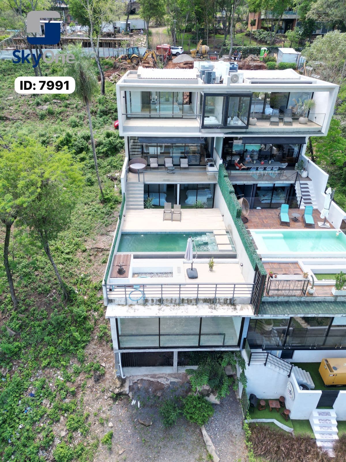 En venta residencia de 4 niveles con vista al lago, foto 1