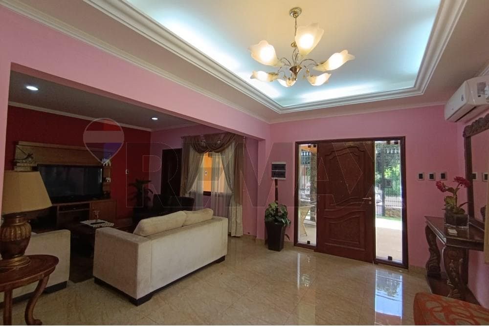 En venta amplia residencia en lambare, foto 4