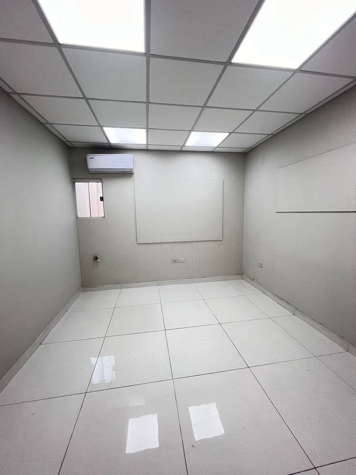 Salón comercial — foto 3