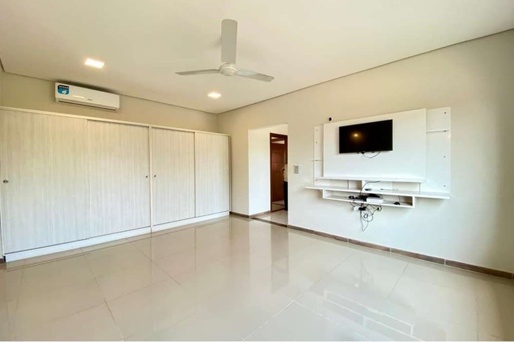 Amplio casa en venta en Cuarto Barrio - Luque — foto 4