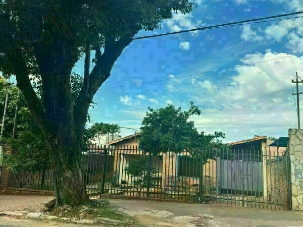 Casa sobre calle asfaltada en el barrio mburucuya, foto 2