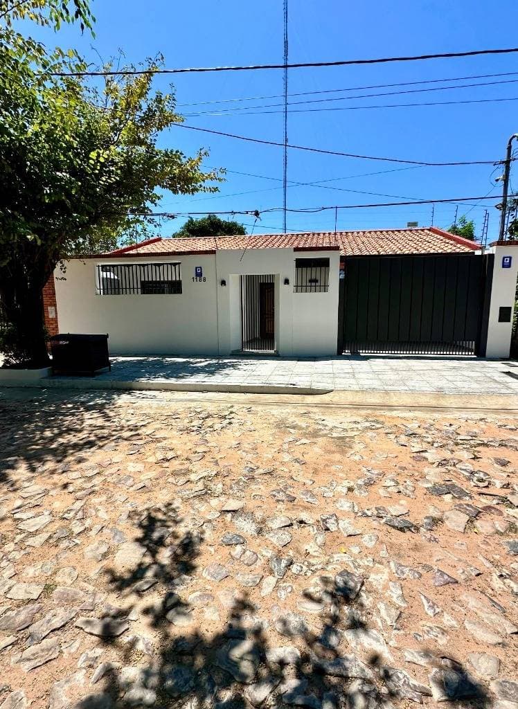 Venta casa en Lambaré zona canal 13
