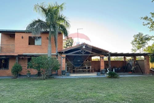 Venta de casa en barrio cerrado ytororo
