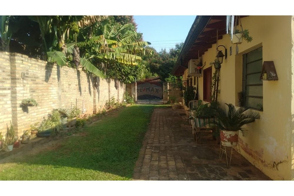 Terreno en Fernando de la Mora: ¡Gran Potencial!, foto 2