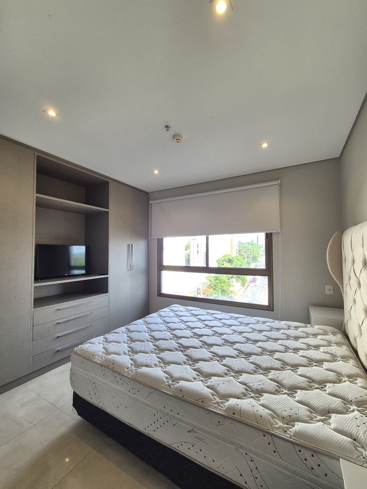 En alquiler departamento amoblado barrio Las Lomas — foto 5
