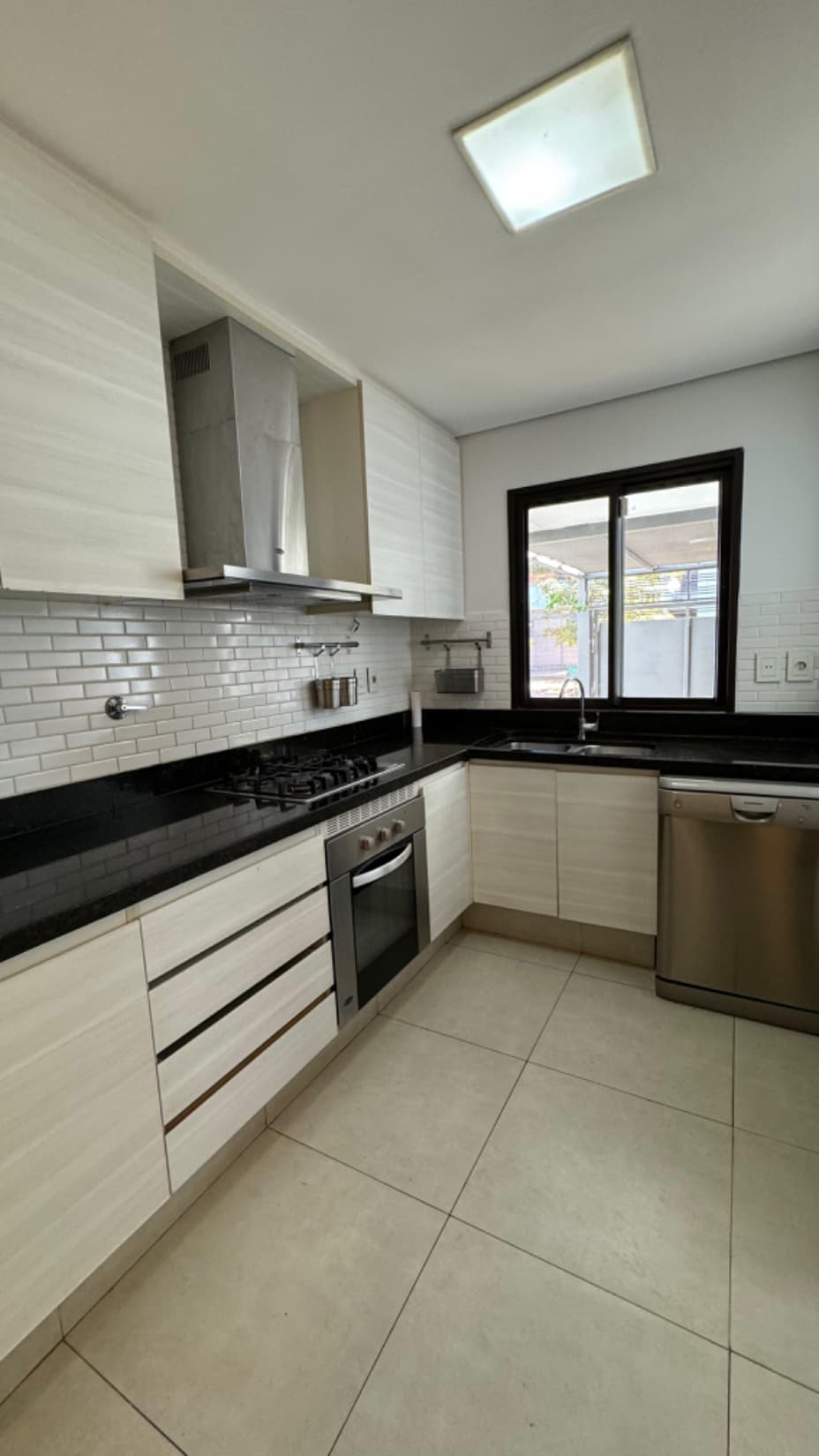 Hermosa casa estilo moderna en la mejor zona de Carmelitas, foto 5
