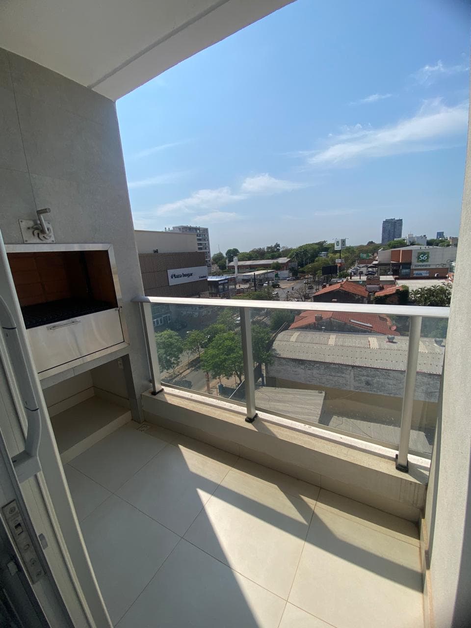 *alquilo departamento amoblado sobre avda. Santísima Trinidad*
