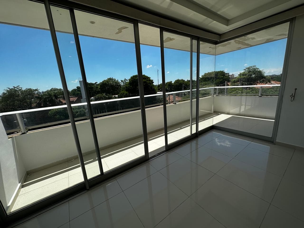 departamento de 2 dormitorios + área de servicio en barrio Jara, foto 2