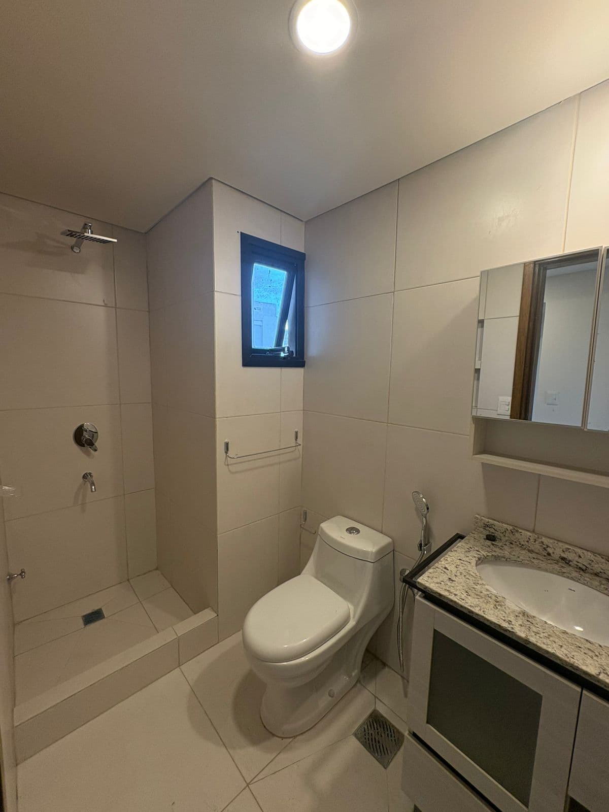 departamento de 2 habitaciones en Fernando de la Mora Zona Ingavi, foto 4